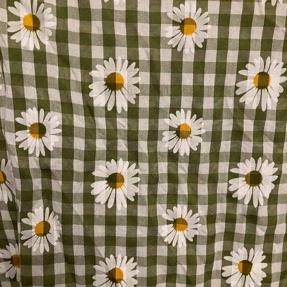 Green Gingham Daisy Top - Picture 5 of 7